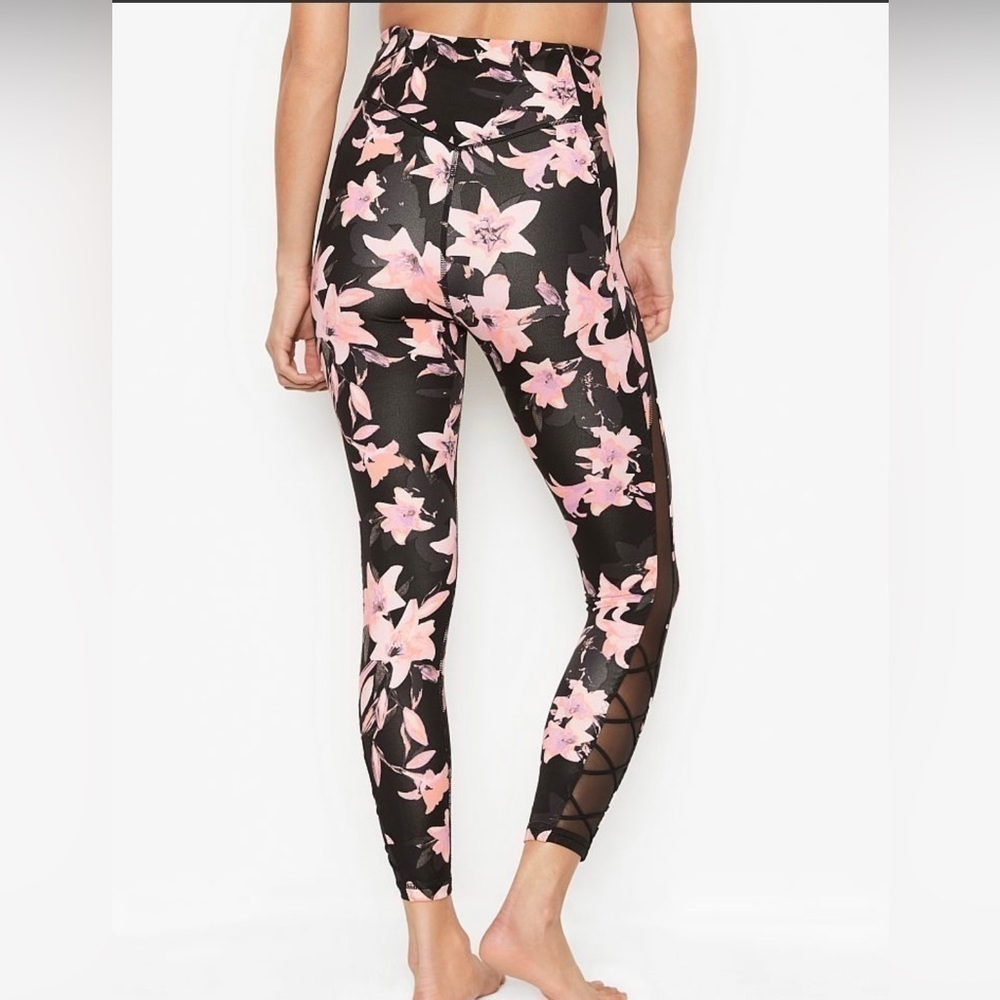 VICTORIAS SECRET Incredible Essentials Floral Print Side Lace Leggings - Picture 2 of 7